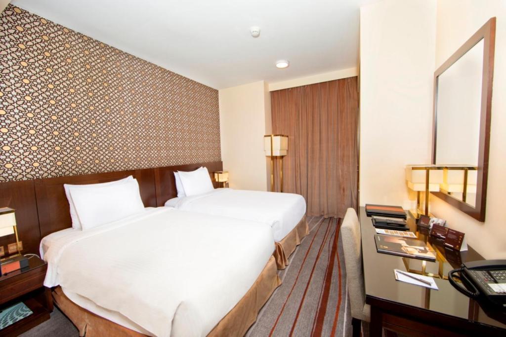 Dallah Taibah Hotel Medina Bagian luar foto